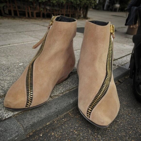 Giuseppe Zanotti Beige Nubuck Leather Exposed Gold Accent Zipper Ankle Boot, 36 - Picture 3 of 10